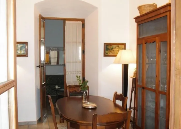 El Aguila Hotel Montemolín